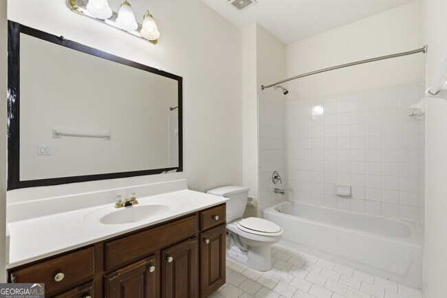Building Photo - 1702 Clay Brooke Ct SE