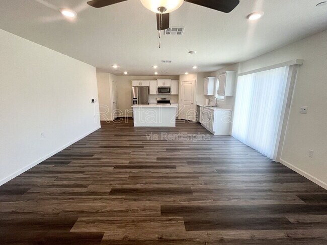 Building Photo - 333 Halisan Ct