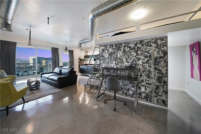 Primary Photo - 200 Hoover Ave