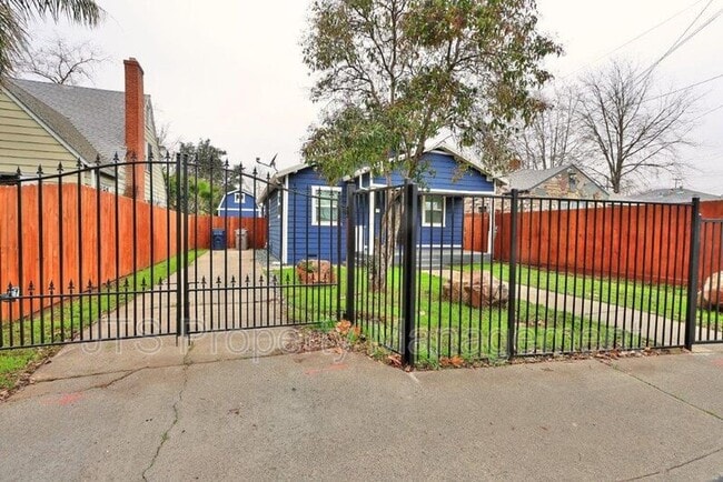 Building Photo - 3808 38th St