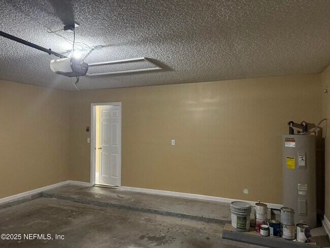 Building Photo - 1318 Yellow Jacket Ct