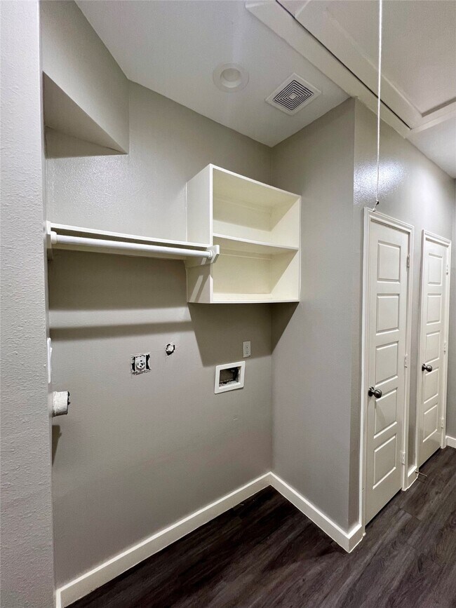 Building Photo - 9811 Leath St