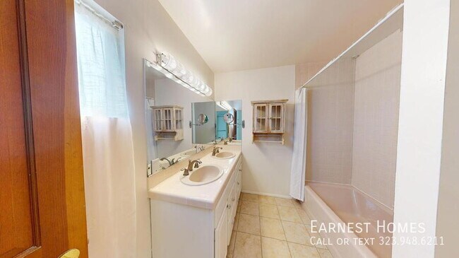 Building Photo - 4535 San Blas Ave
