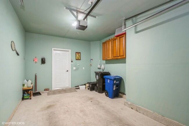 Building Photo - 1831 Nathan Dr