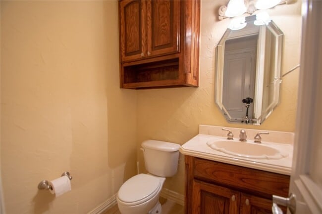 Building Photo - 5508 Junius St