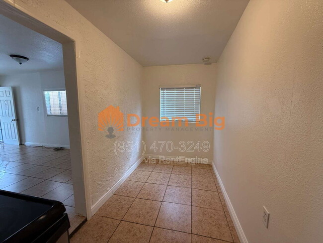 Building Photo - 14653 Washington Dr