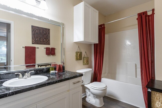 Building Photo - Spacious & Stylish 2 Bed — 1 Month Free!
