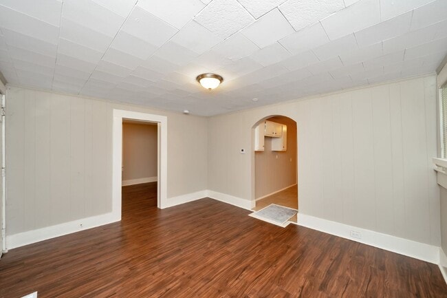 Building Photo - Holiday Special! $250 off First Month's Rent! Renovated Hueytown Charmer – 2 Beds, 1 Bath, Move-I...