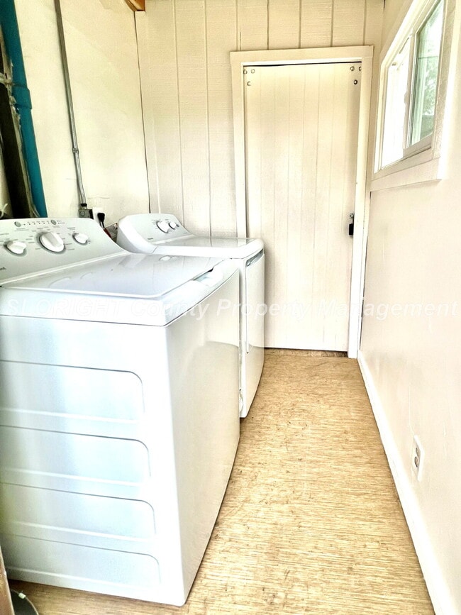 Building Photo - AVAILABLE JULY - Two Blocks From Poly - 1 Bed / 1 Bath