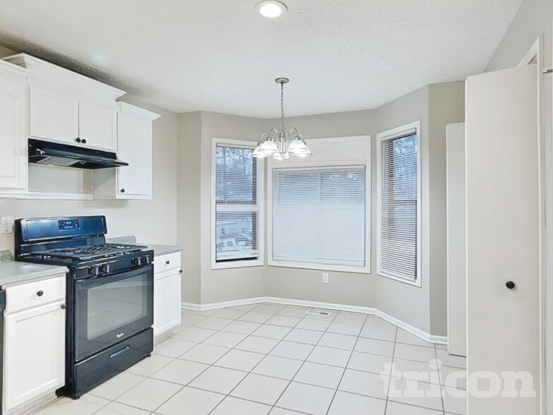 Building Photo - 303 Lowe Ct NW