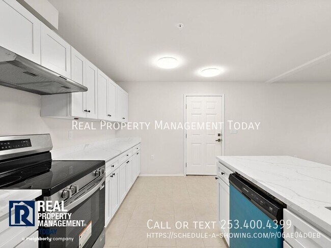 Building Photo - 7843 Pacific Ave