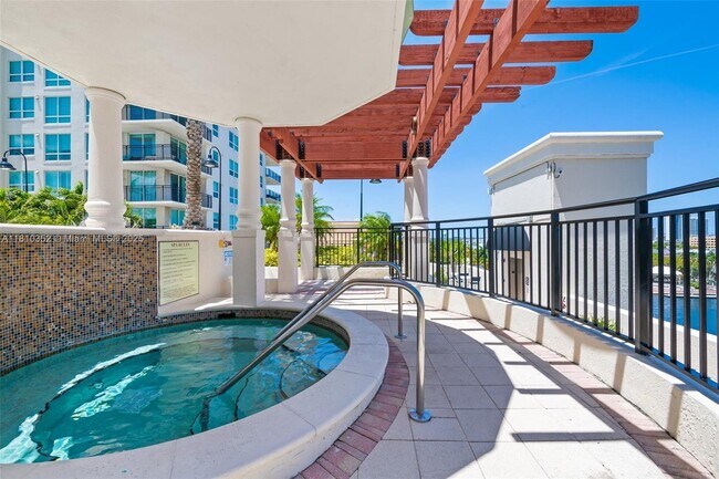 Building Photo - 610 W Las Olas Blvd