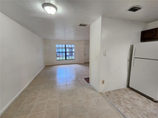 Building Photo - 6136 NW 26th St