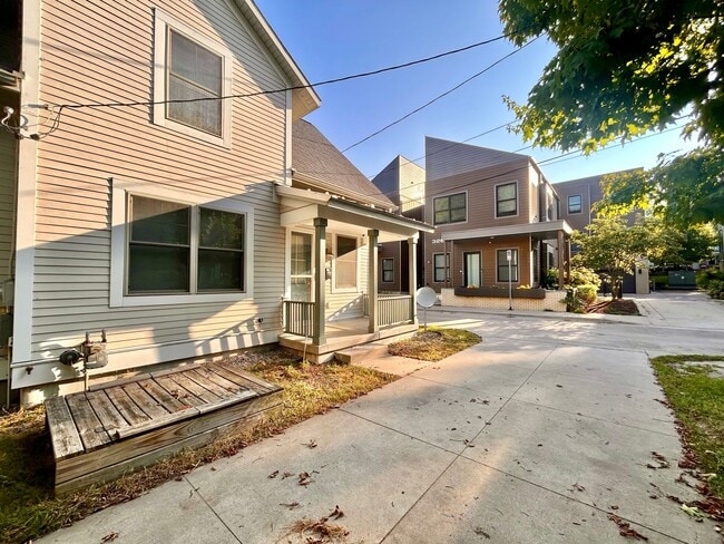 Building Photo - Four Bedroom Home in Eastown GR