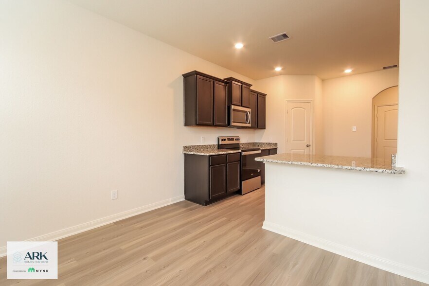 Building Photo - 5826 Sapphire Lagoon Rd