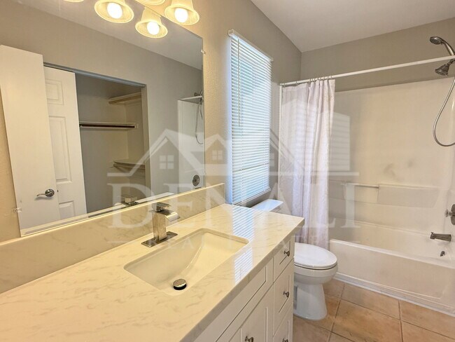 Building Photo - 490 E Bart Dr