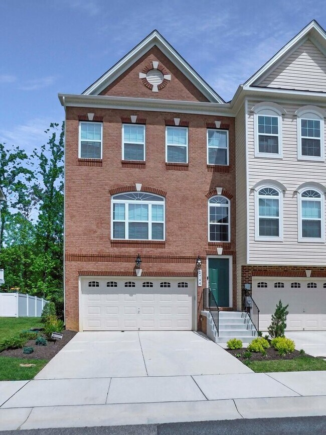 Lovely Brick 3 Level End Unit Townhouse wi... 2744 Coppersmith Pl Bryans Road MD 20616