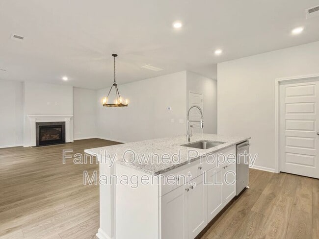 Building Photo - 175 Camellia Bloom Dr