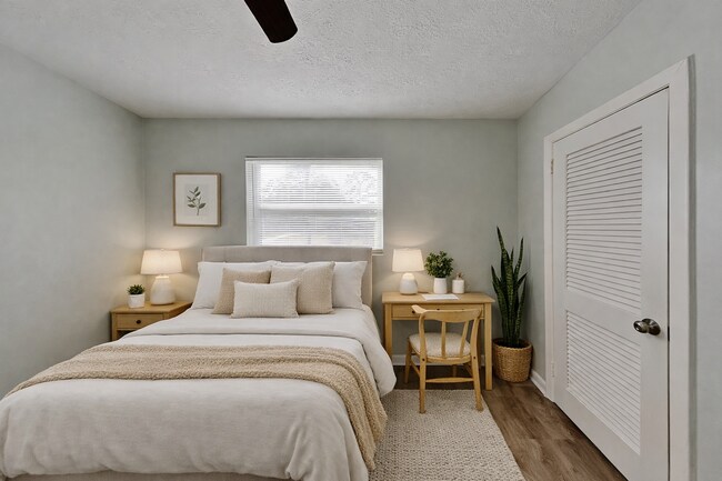 Building Photo - Updated 3 Bed, 2 Bath Home with Fenced Yard & Sunroom in Jacksonville, FL