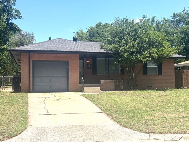 Building Photo - 3901 NW 56th St