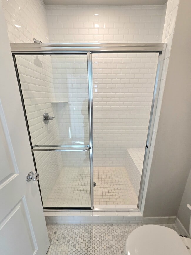 Building Photo - 820 Fern Pl NW