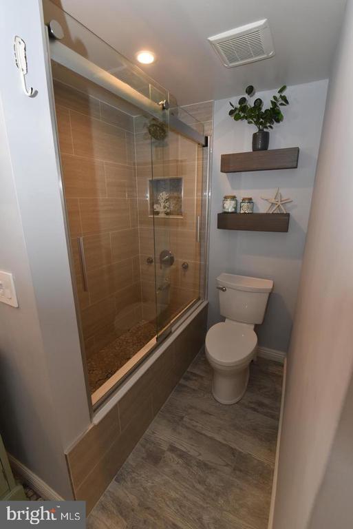 Building Photo - 1666 Parkcrest Cir