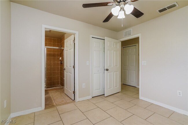 Building Photo - 427 Vanetta Dr