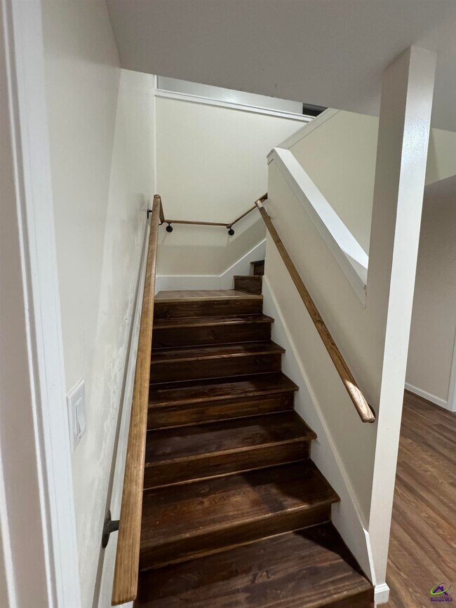 Building Photo - 104 Acorn Ridge Ct