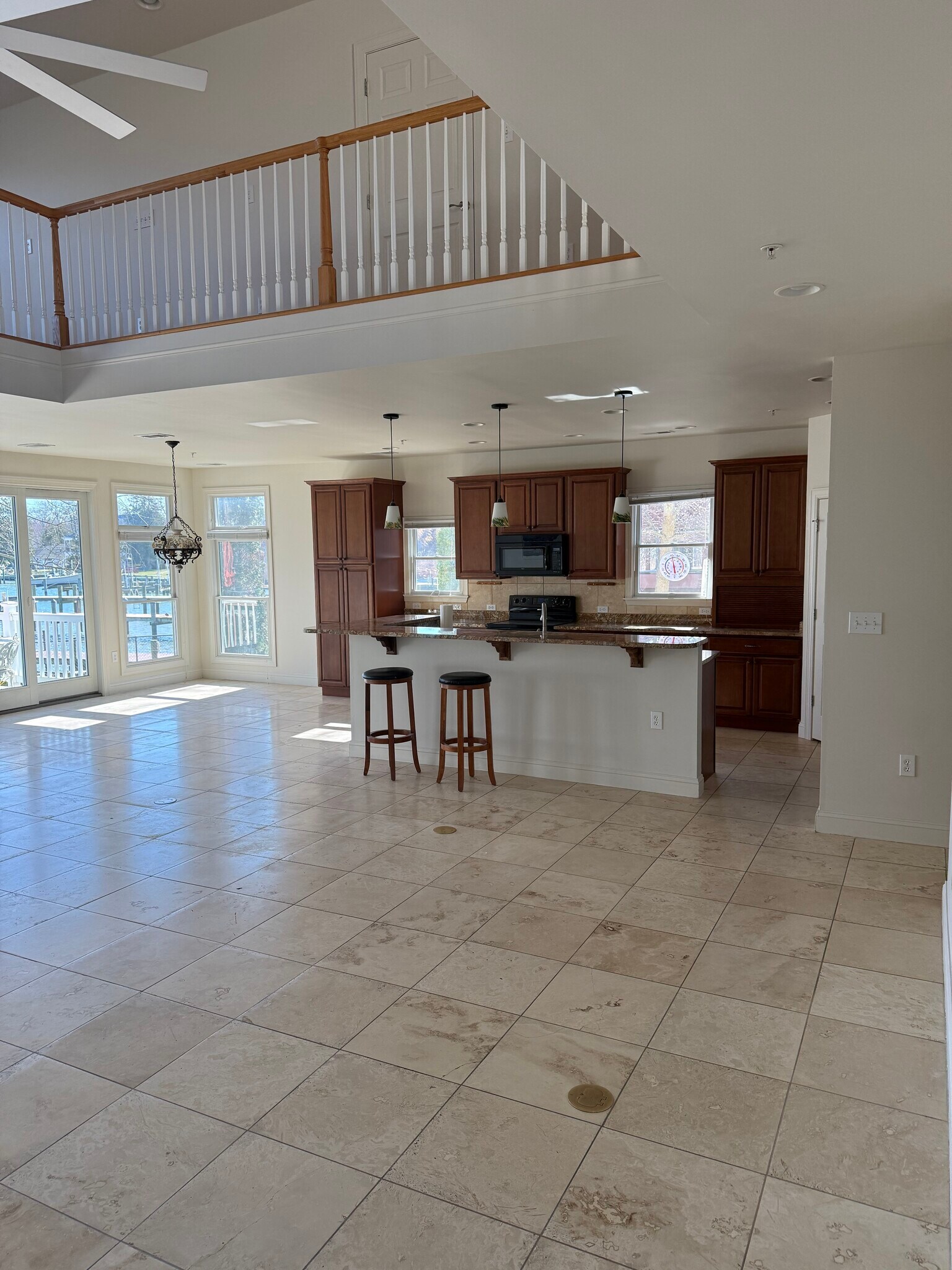 Building Photo - 943 Williams St