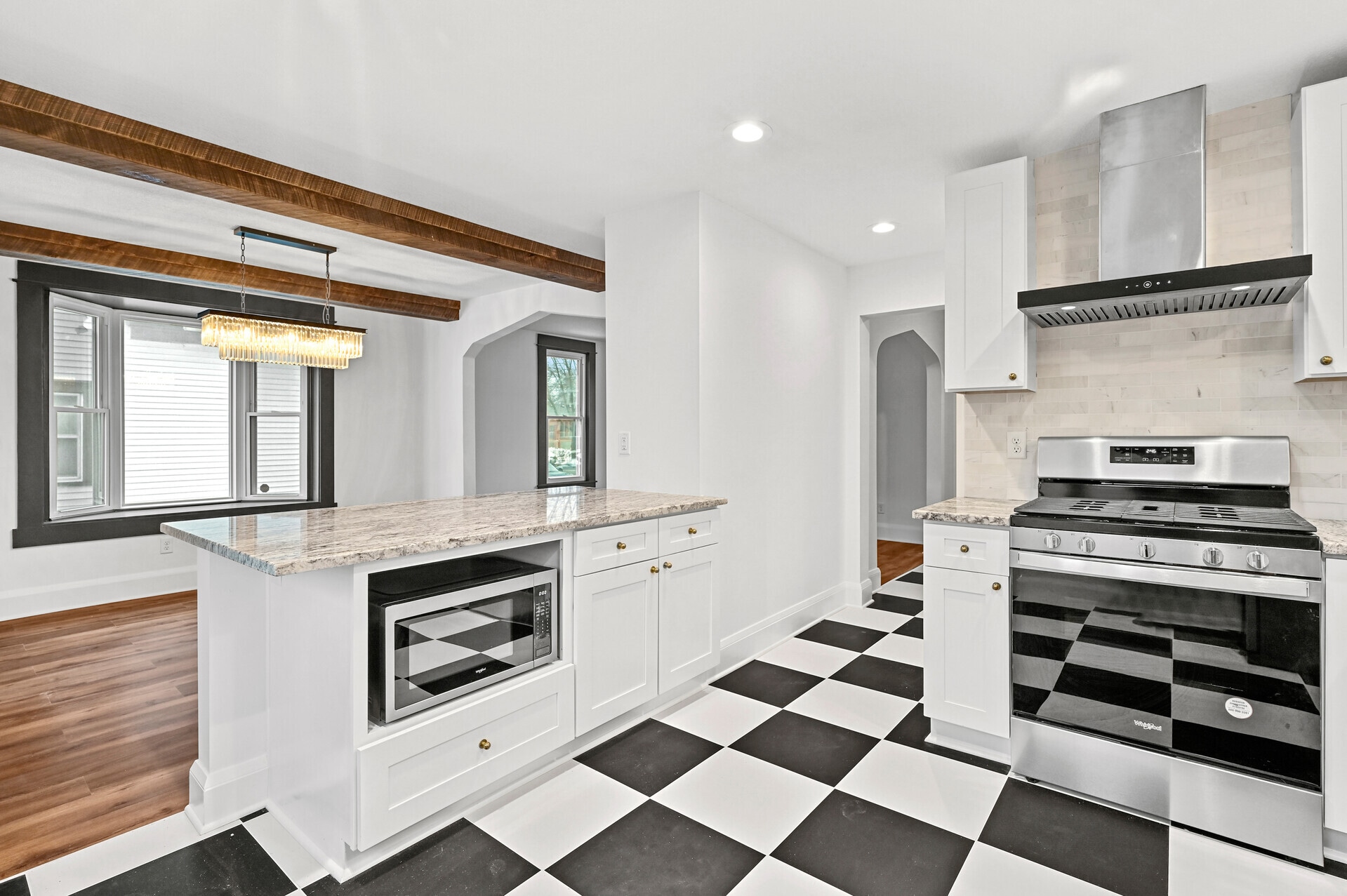 Building Photo - 3127 33rd Ave S