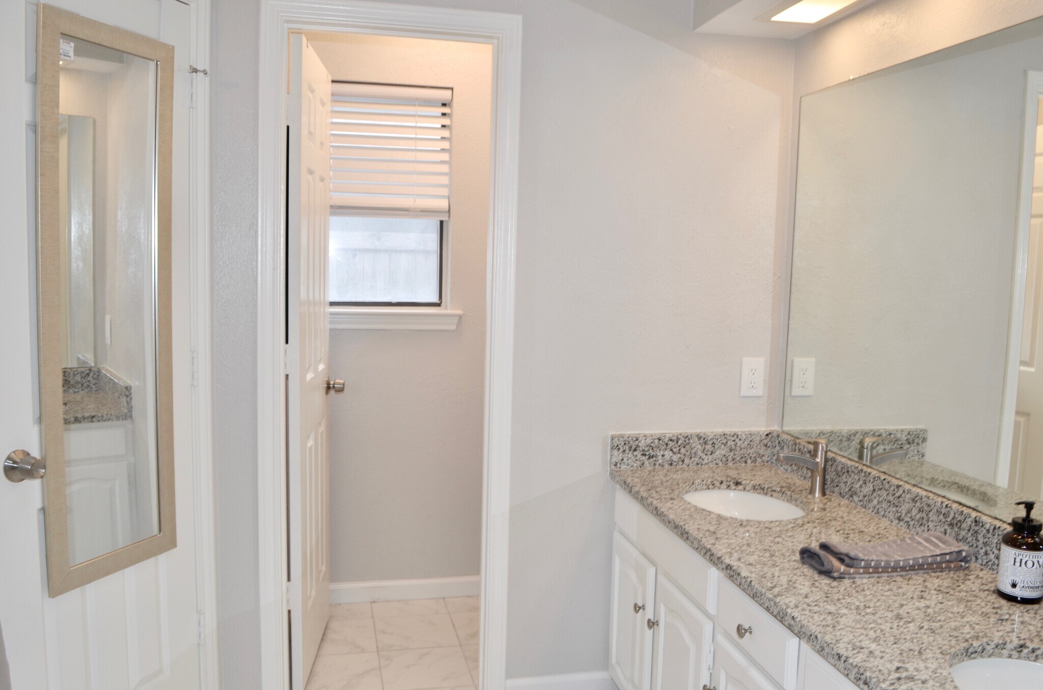 Building Photo - 13333 Fall Manor Dr