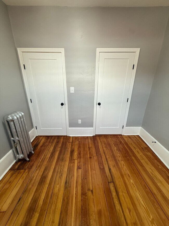 Building Photo - 2mil