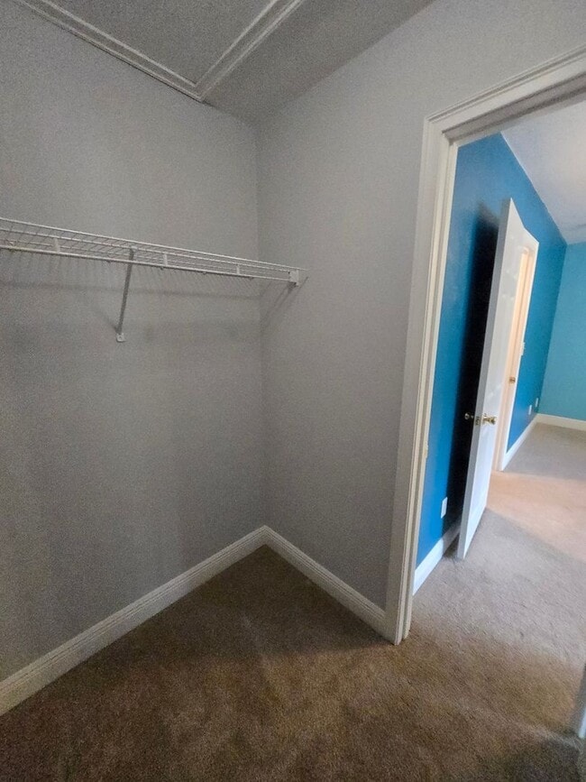 Building Photo - 3BR/3BA Two-Story Quad – Prime Location & Move-In Ready!