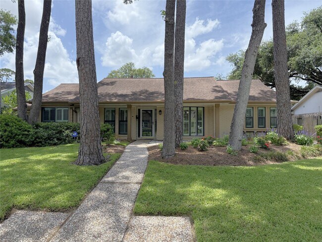 Primary Photo - 5007 Shady Nook Ct