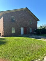 Building Photo - 51 Arkwright Ln