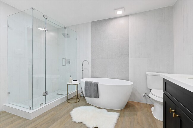 Building Photo - 526 Colquitt St