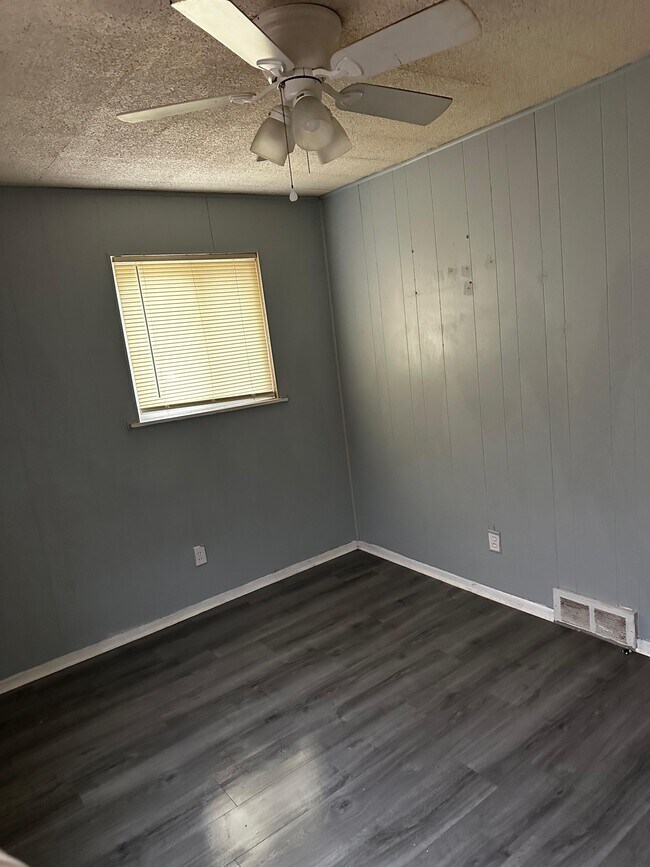 Building Photo - 22738 Sharrow Ave