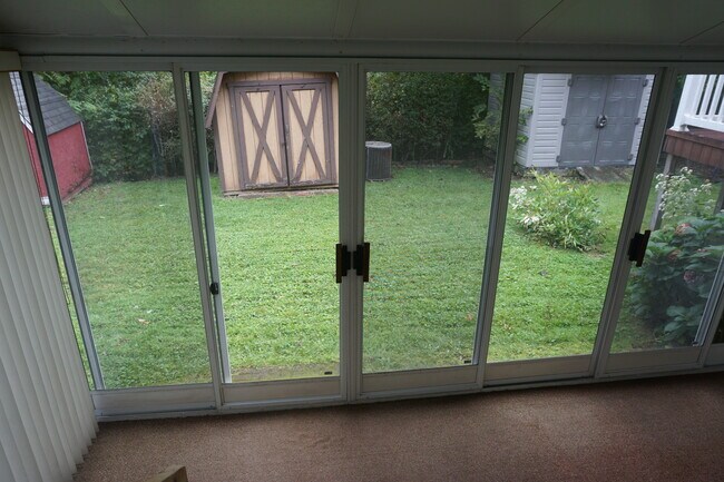 Building Photo - 3147 Glendale Ave