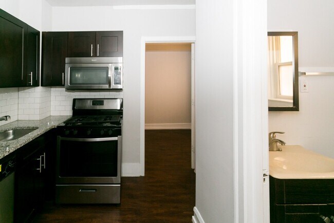 Building Photo - 6748 N Ashland Ave