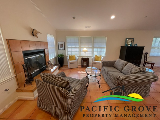 Building Photo - Beautiful Mediterranean 2-Bedroom House in...