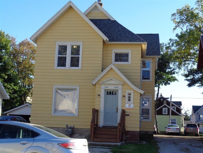 Building Photo - 805 Scott Ave