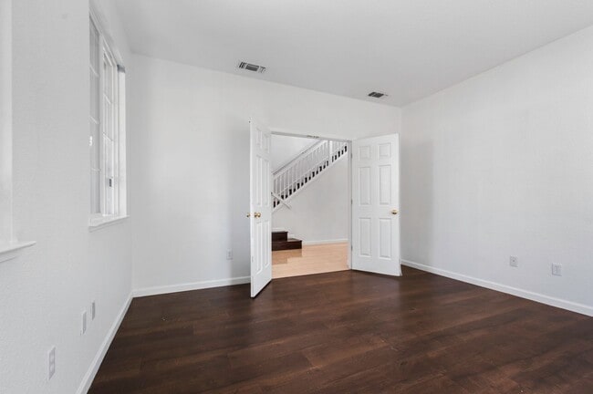 Building Photo - 991 Zephyr Ct
