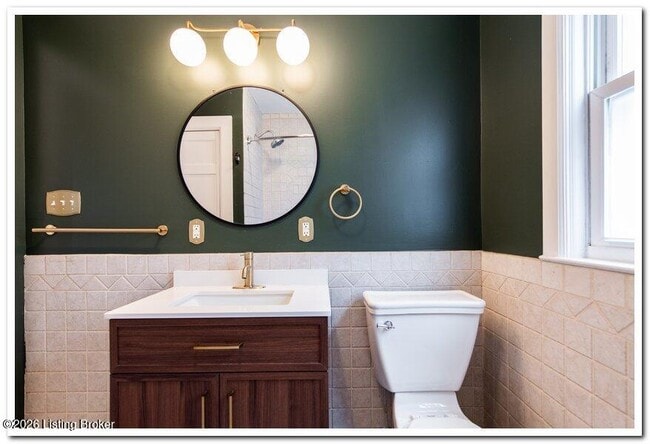 Building Photo - 2211 Weber Ave