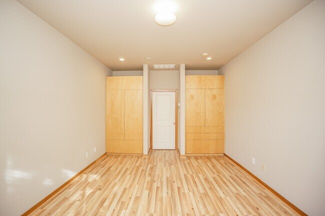 Building Photo - 228 Willard St