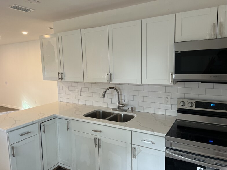 Building Photo - 4011 N 38th St