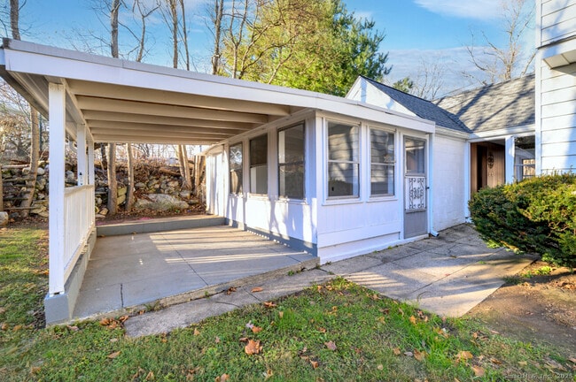 Building Photo - 34 Alpine St