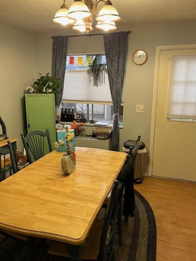 Building Photo - August 2026 Prelease! 2 Story, 2 BR 1.5 BA Condo at Wimbledon Condos