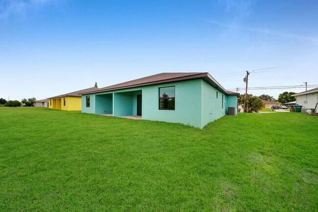 Building Photo - 2036 Andalusia Blvd
