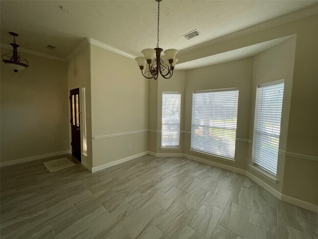 Building Photo - 5934 Heathmoor Ln