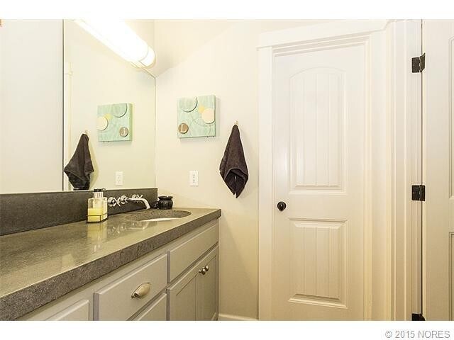 Building Photo - Amazing Home in Broken Arrow